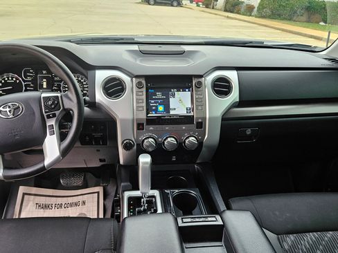 Used 2018 Toyota Tundra SR5 image 12