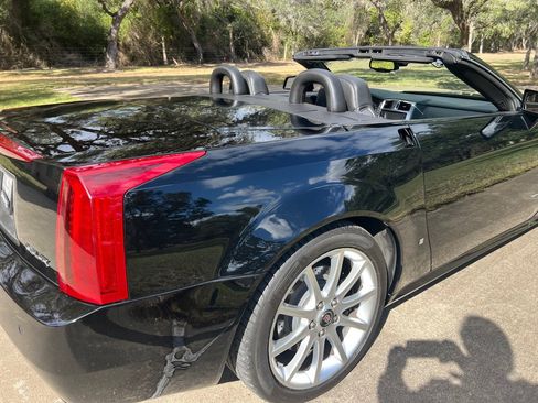 Used 2006 Cadillac XLR V image 8