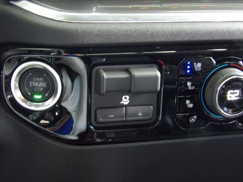 Used 2026 Chevrolet Silverado 1500 4x4 Crew Cab High Country image 7