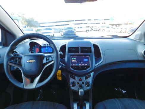 Used 2016 Chevrolet Sonic LT image 11