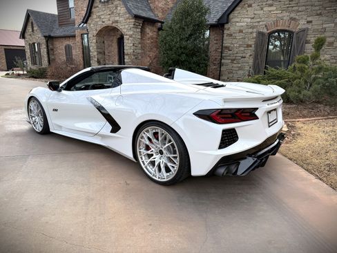 Used 2023 Chevrolet Corvette Premium Conv w/ 3LT image 3
