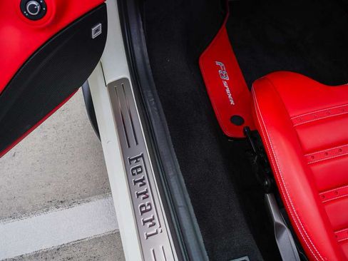 Used 2022 Ferrari F8 Spider Spider image 25