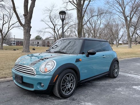 Used 2010 MINI Cooper image 2