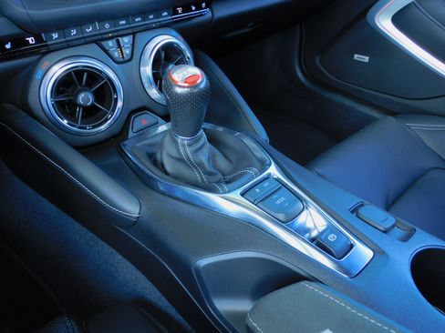 Used 2022 Chevrolet Camaro SS Coupe w/ 2SS RWD image 9