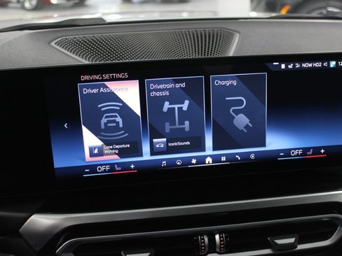 Used 2024 BMW i4 eDrive40 image 24