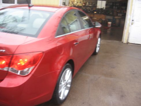 Used 2011 Chevrolet Cruze LTZ image 4