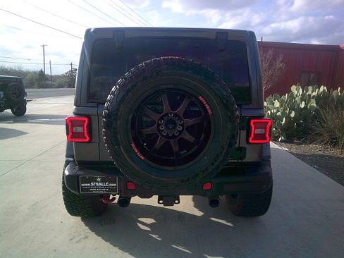 Used 2019 Jeep Wrangler Unlimited Rubicon image 28