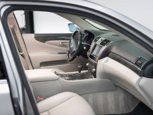 Used 2010 Lexus LS 460 L AWD image 31