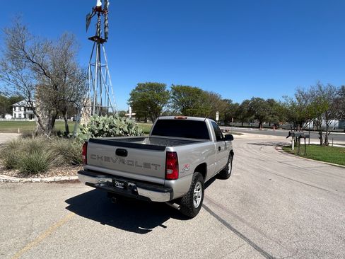 Used 2004 Chevrolet Silverado 1500 LS image 8