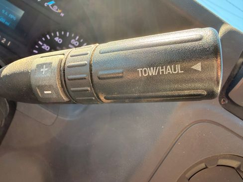 Used 2022 Ford E-350 and Econoline 350 image 11