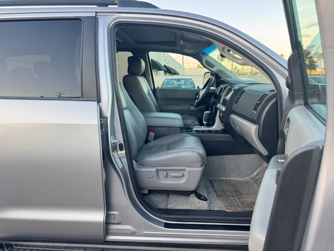 Used 2010 Toyota Sequoia Limited image 17