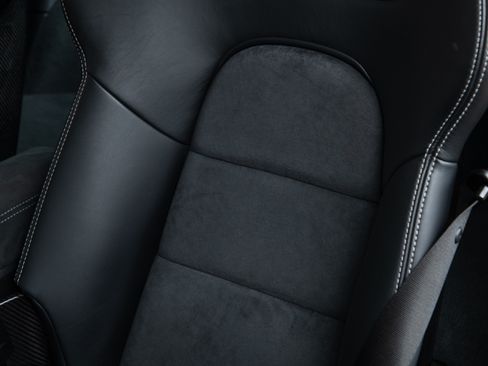 Used 2018 Porsche 911 GT2 RS image 18