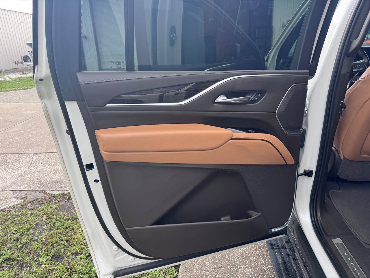 Used 2021 Cadillac Escalade ESV Sport RWD image 5