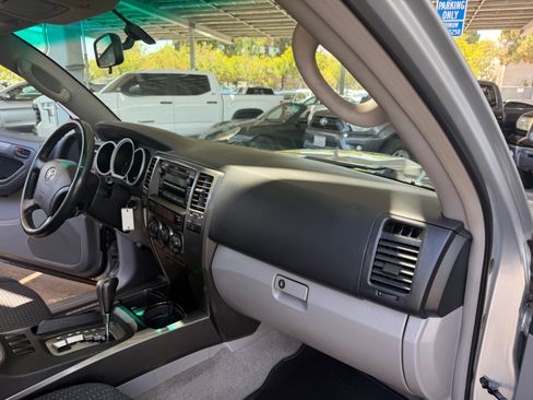 Used 2006 Toyota 4Runner Sport RWD image 28