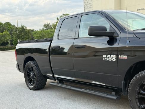 Used 2014 RAM 1500 ST RWD image 69