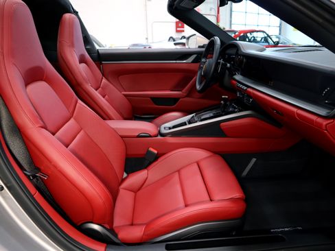 Used 2021 Porsche 911 Targa 4S image 23