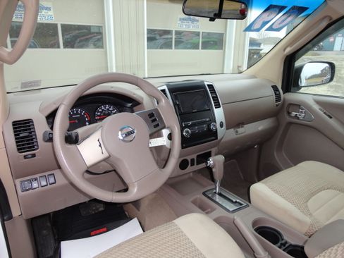 Used 2009 Nissan Frontier image 8