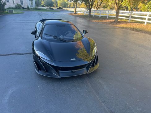 Used 2016 McLaren 675LT Coupe RWD image 14