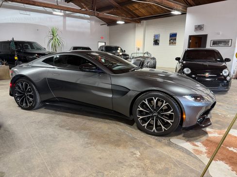 Used 2019 Aston Martin V8 Vantage Coupe RWD image 6