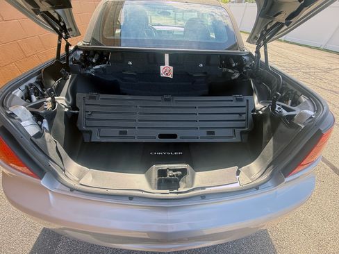 Used 2010 Chrysler Sebring Touring Convertible FWD image 7