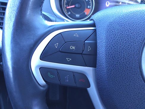 Used 2014 Jeep Cherokee Limited FWD image 29