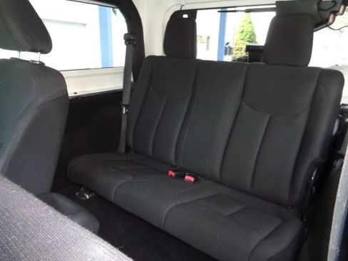 Used 2015 Jeep Wrangler 4WD Sport image 5
