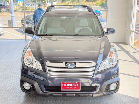 Used 2013 Subaru Outback 2.5i Premium AWD/4WD image 2