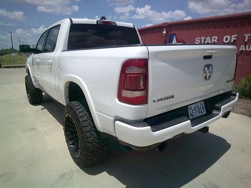 Used 2019 RAM 1500 Laramie AWD/4WD image 27
