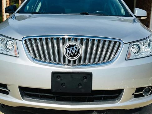 Used 2011 Buick LaCrosse CXL image 1
