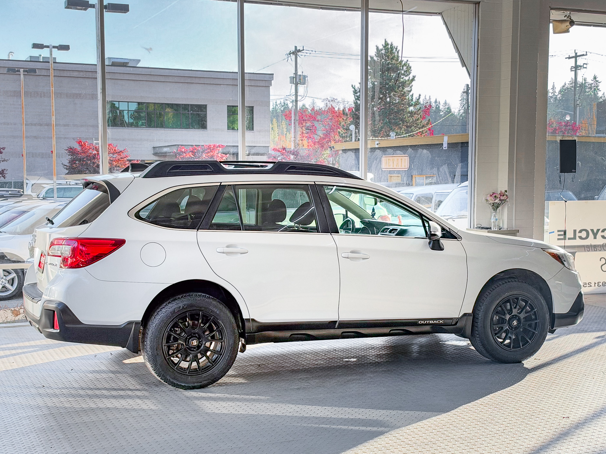 Used 2018 Subaru Outback 2.5i Premium AWD/4WD image 4