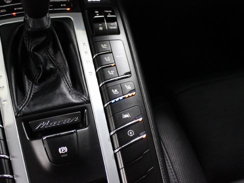 Used 2020 Porsche Macan S AWD/4WD image 18