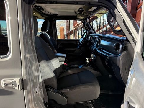 Used 2017 Jeep Cherokee Trailhawk image 21