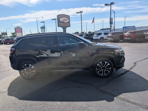 Used 2023 Jeep Compass 4WD Limited image 4