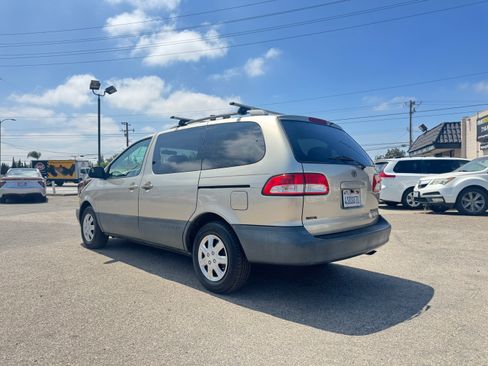 Used 2001 Toyota Sienna LE FWD image 5