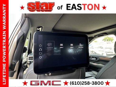 New 2025 GMC Yukon XL Denali image 17