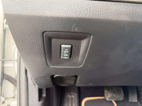 Used 2004 Ford Thunderbird image 8