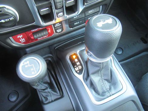 New 2025 Jeep Wrangler Unlimited Rubicon image 35