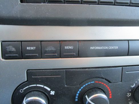 Used 2007 Jeep Grand Cherokee Laredo image 38