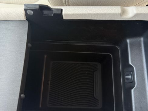 Used 2016 Chrysler 200 Limited image 15