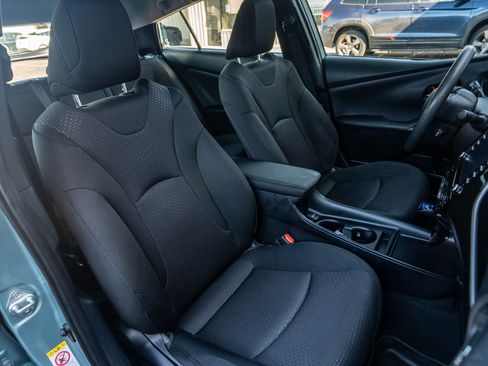 Used 2020 Toyota Prius image 26