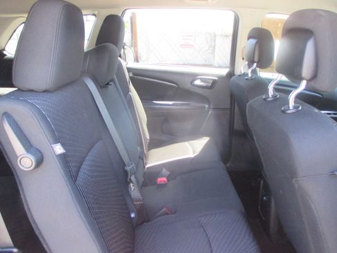 Used 2018 Dodge Journey SXT FWD image 15