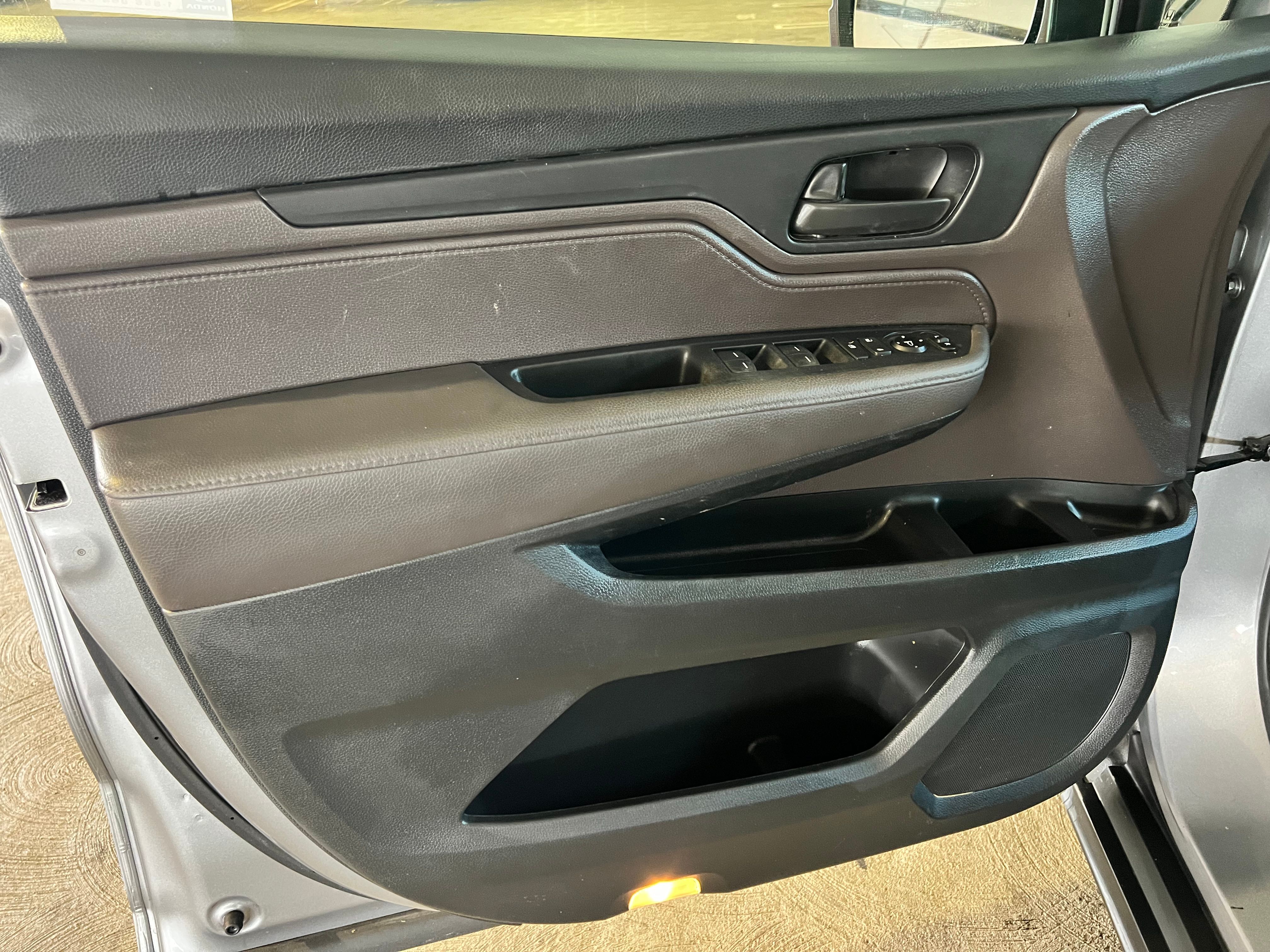 Used 2019 Honda Odyssey EX image 10