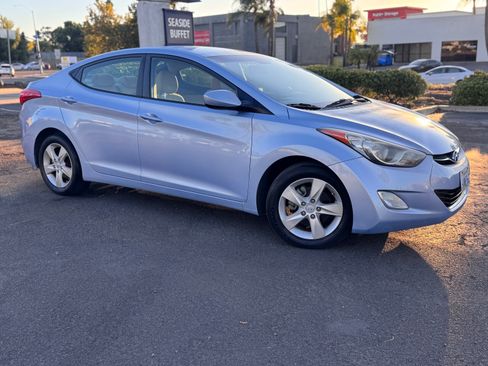 Used 2012 Hyundai Elantra image 4