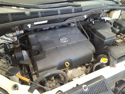 Used 2015 Toyota Sienna XLE image 23