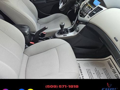 Used 2011 Chevrolet Cruze Eco image 23