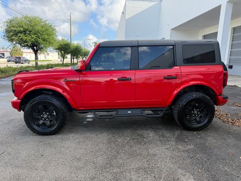 Used 2024 Ford Bronco Black Diamond image 13