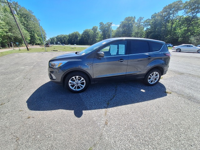 Used 2017 Ford Escape 4WD SE image 3