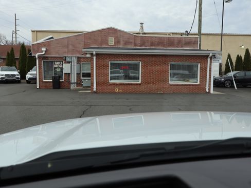 Used 2018 Chevrolet Suburban Premier image 26