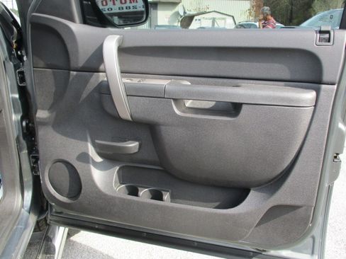 Used 2011 Chevrolet Silverado 1500 LT Z71 image 29