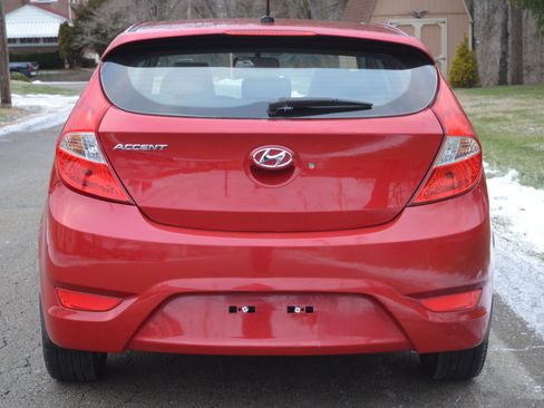 Used 2013 Hyundai Accent SE image 4